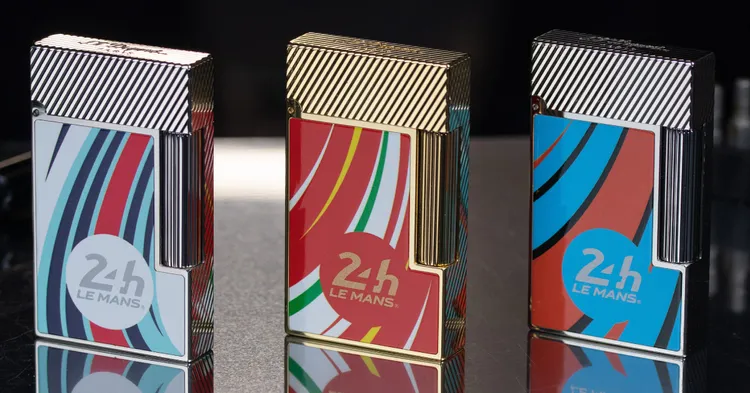 Premium系列Ligne 2限量經典打火機，搭載雙黃軟火焰，各5萬3100元。品牌提供