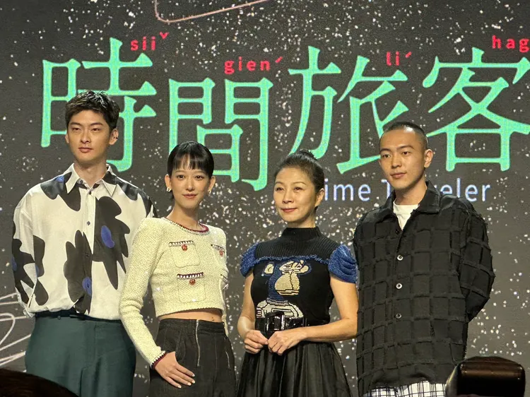 孟耿如（左二）和方文琳都是女主角，左為王庭勻，右為莊岳。趙大智攝