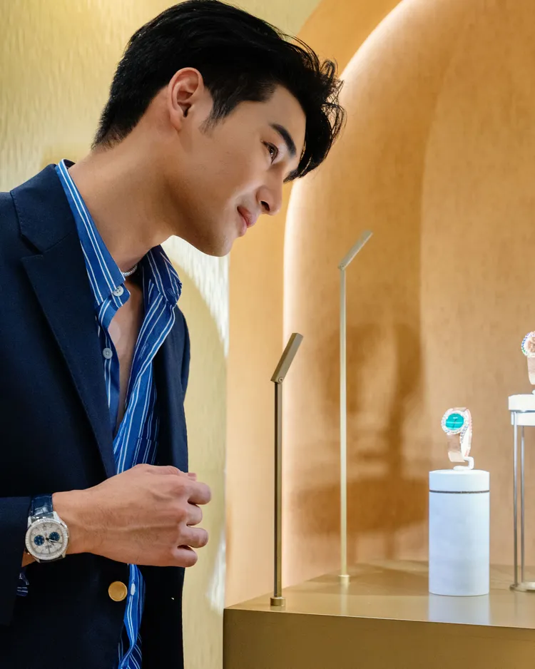 Apo成為伯爵品牌好友。品牌提供