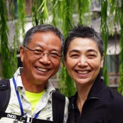 賴佩霞（右）和第二任老公謝志鴻。翻攝賴佩霞臉書