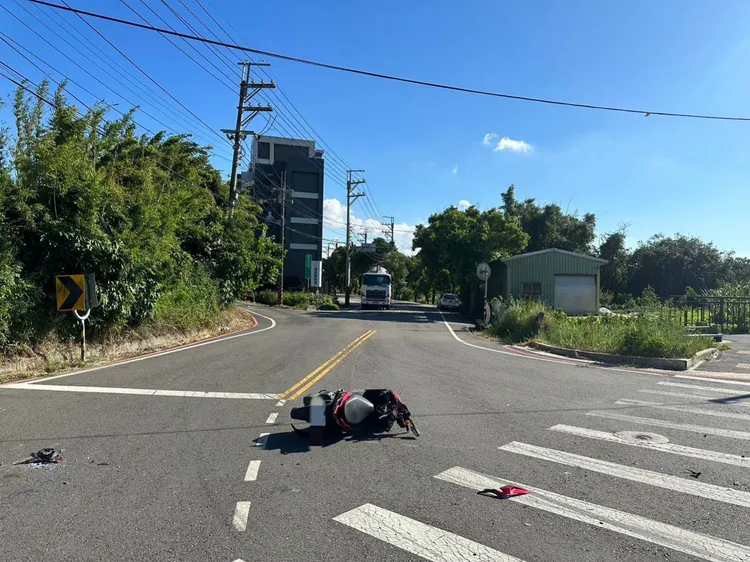 車禍現場。翻攝畫面