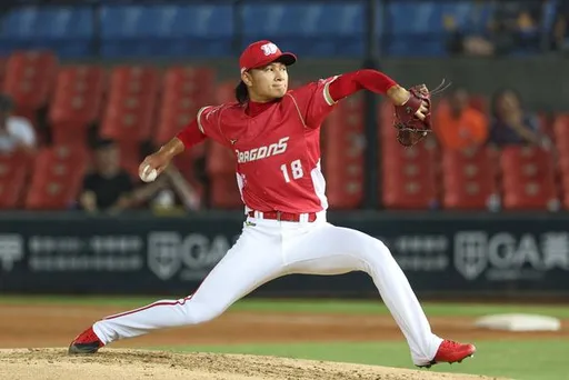 徐若熙好威!讓對手12上12下生涯百K達陣 但味全龍還是慘敗樂天桃猿