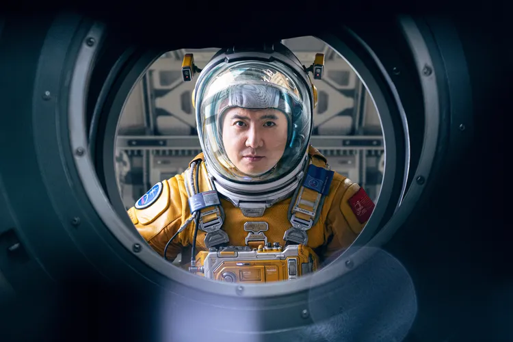 《獨行月球》由沈騰主演。車庫娛樂提供