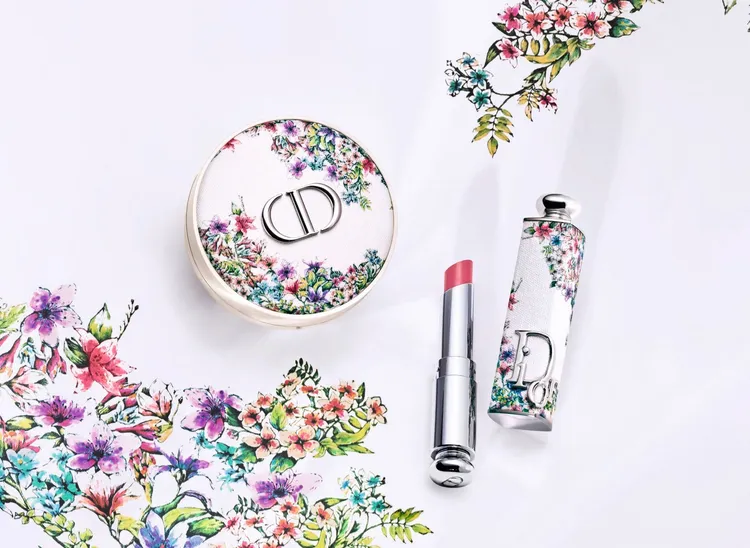 愛戀花語限量版癮誘唇膏外殼，1100元；超完美持久氣墊蜜粉#050，2500元。品牌提供