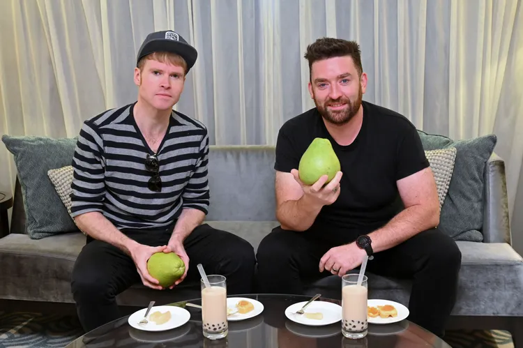 中秋節將至，Kodaline體驗的文旦。環球音樂提供