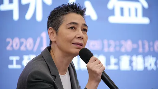 狂砲赖佩霞外貌学经历都不够格 李文讥「小咖当大咖」:台湾找不到人了吗?