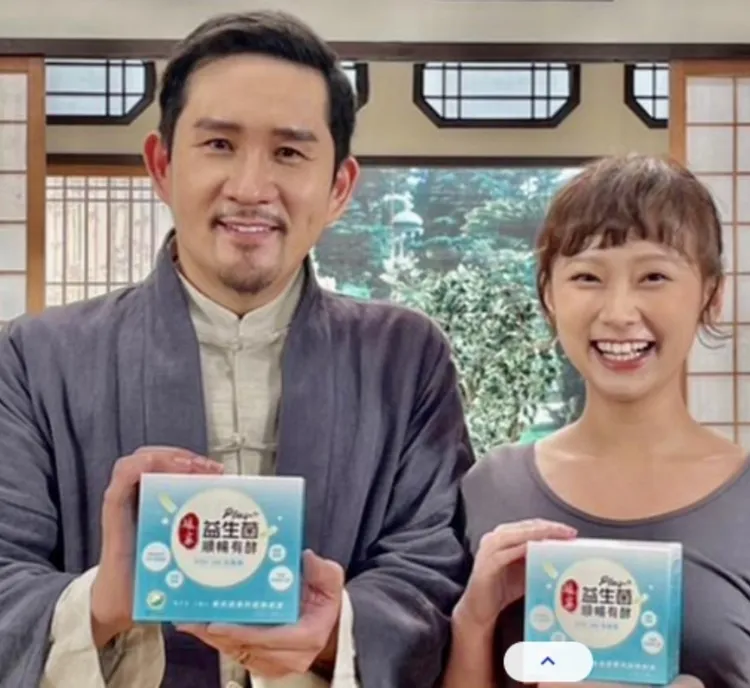 ▲藝人車冠德(左)受邀為自己愛用的娘家益生菌拍攝廣告。