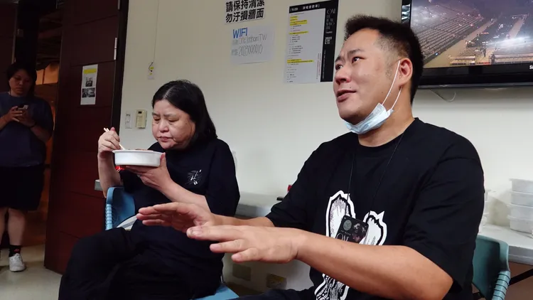 邱瓈寬與楊文杰受訪。彭欣偉攝