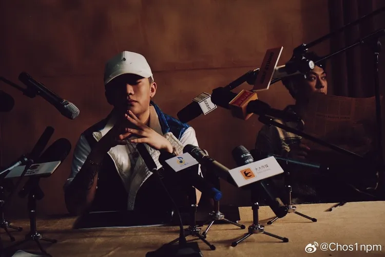 PG One以本名王唯楚最近發新歌《午時已到》。翻攝Chos1npm微博