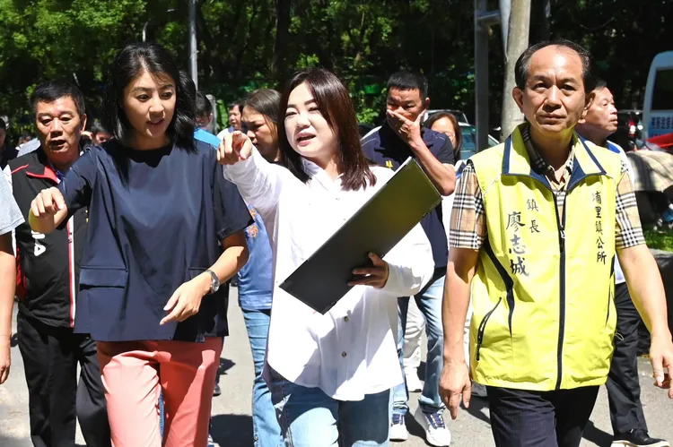 國民黨立委馬文君(白衣)。翻攝自馬文君臉書