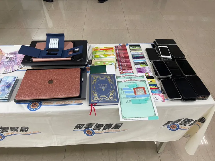 警方查扣相關贓證物。翻攝畫面