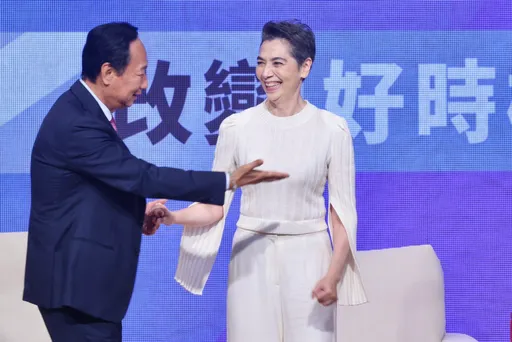 他讚郭台銘「真神人」 《人選》這角色放話:總統祕書長非我莫屬