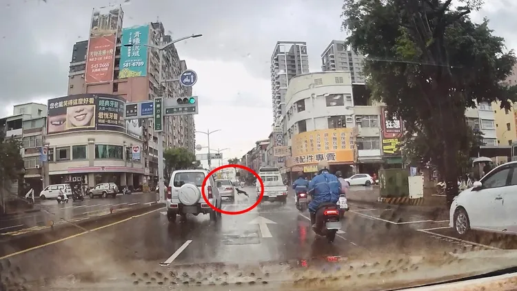 警方鍥而不捨追查，終於查到肇事者身影。讀者提供