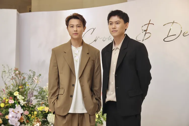 王子和毛弟參加婚禮。林林攝