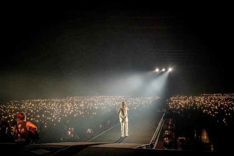 全場1.5萬名粉絲舉起手機燈海，場面壯觀。Rui Hashimoto、雅慕斯娛樂、必應創造 B'in Live提供