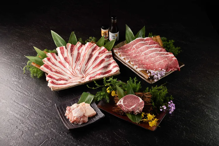 愛買乾杯極炙豪華和牛燒肉組原價1999元特價1399元。業者提供