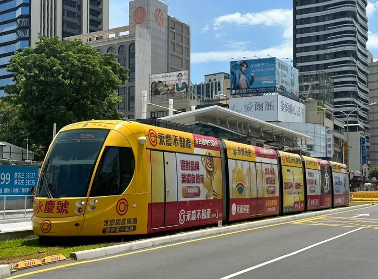 永慶集團在高雄推出永慶號，提升品牌能見度。永慶房產提供