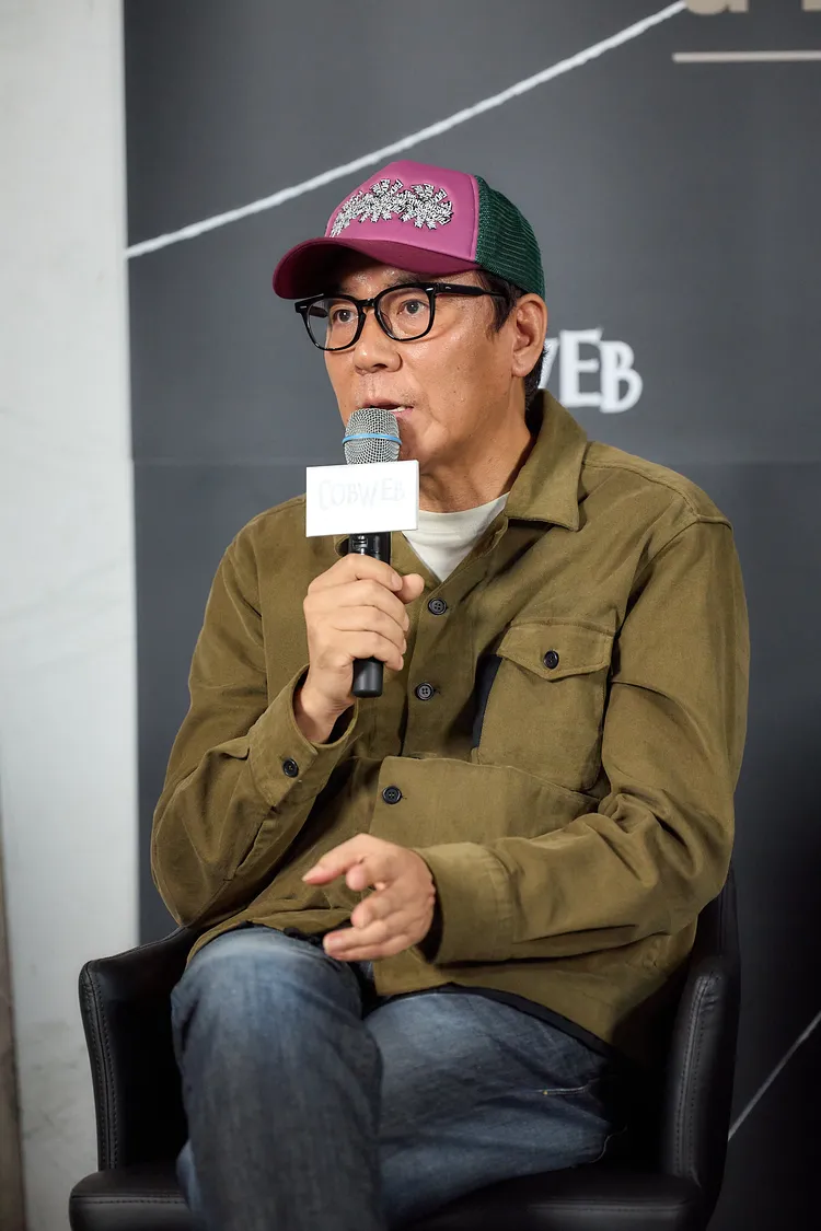 導演金知雲透露私下不會跟宋康昊出遊。車庫娛樂提供