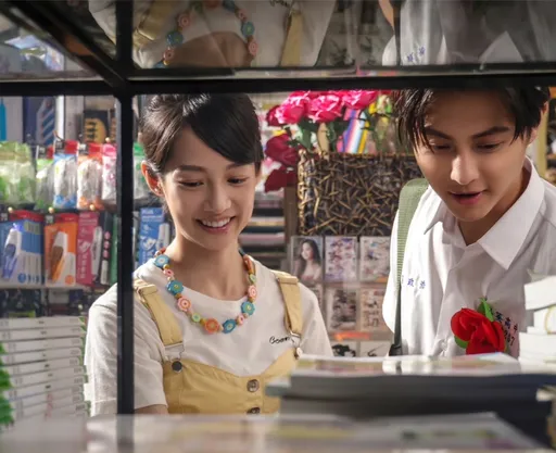 王子認了「很少主動跟女生示好」 34歲重穿高中制服喊害羞