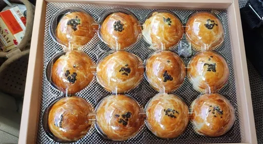 「中秋月餅的一生」！轉五手回家了　離奇經歷讓他超傻眼