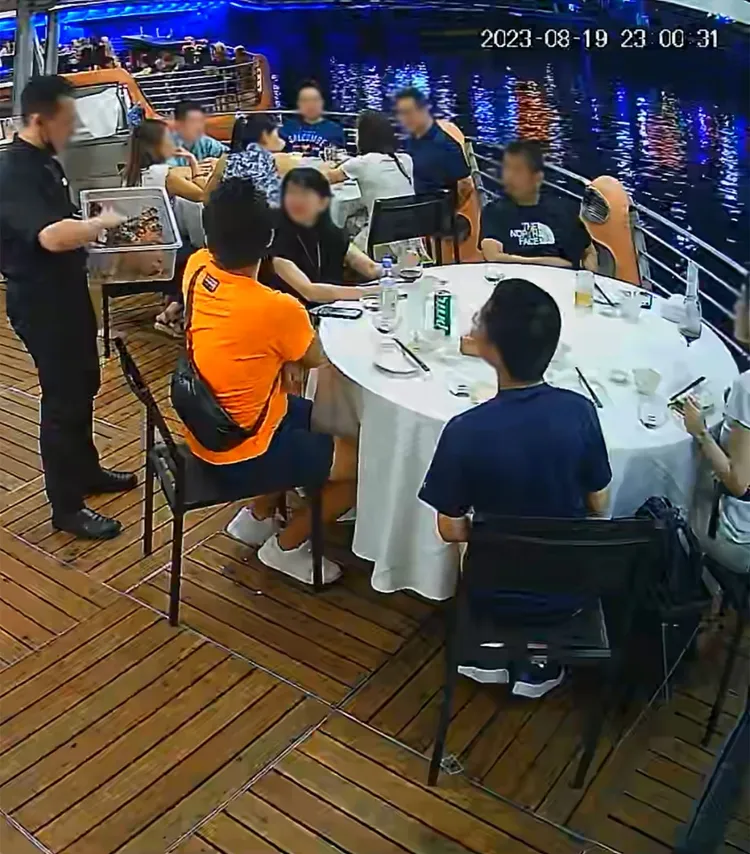 餐廳說員工曾告知這隻帝王蟹重達3.5公斤。翻攝臉書