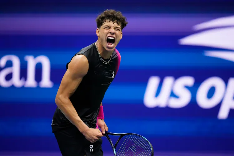 謝爾頓怒吼。美聯社