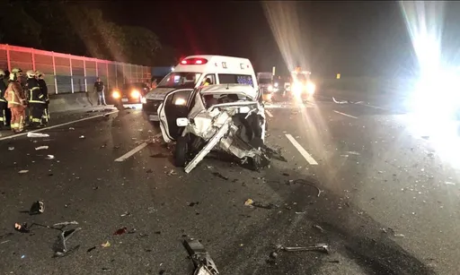 連假第二天 國道三號7車追撞!女乘客被拋出車外慘死