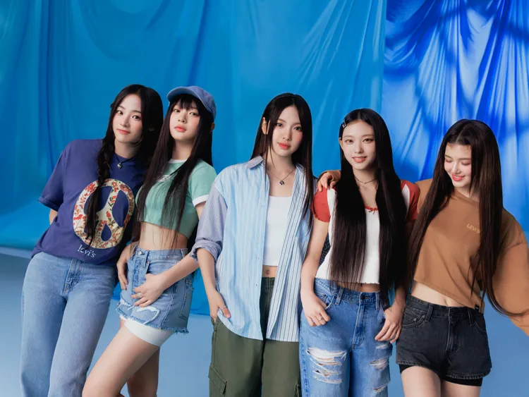 NewJeans換上Levi’s秋冬全新商品。品牌提供