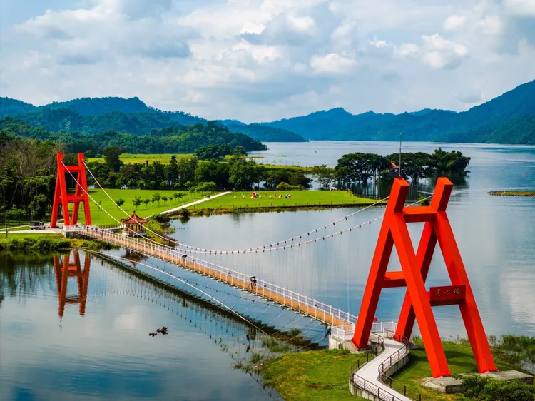 曾文水庫同心橋。嘉縣府提供
