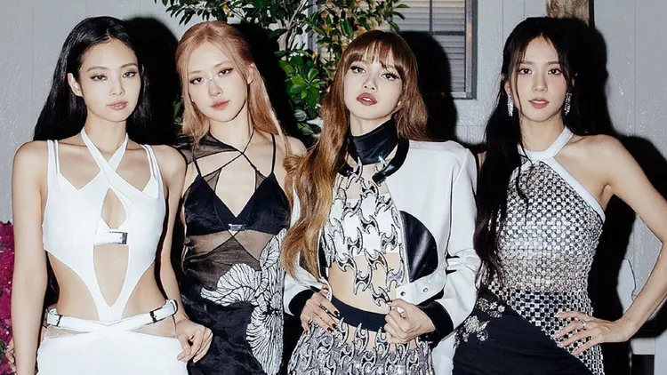 BLACKPIKN巡演本周六、日畫下句點，外界都再等她們是否續約。翻攝BLACKPINK IG