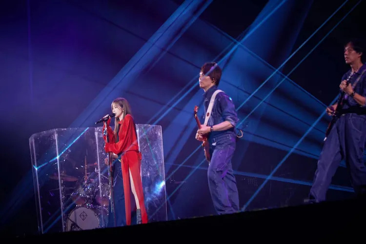 Valentino Black Tie系列顛覆領帶的意識形態。品牌提供