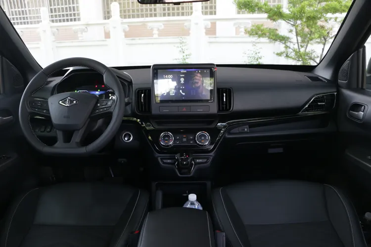全新設計的內裝中階豪華型以上搭載全新9吋觸控式多媒體影音主機，以及全新10.25吋數位儀錶。林浩昇攝