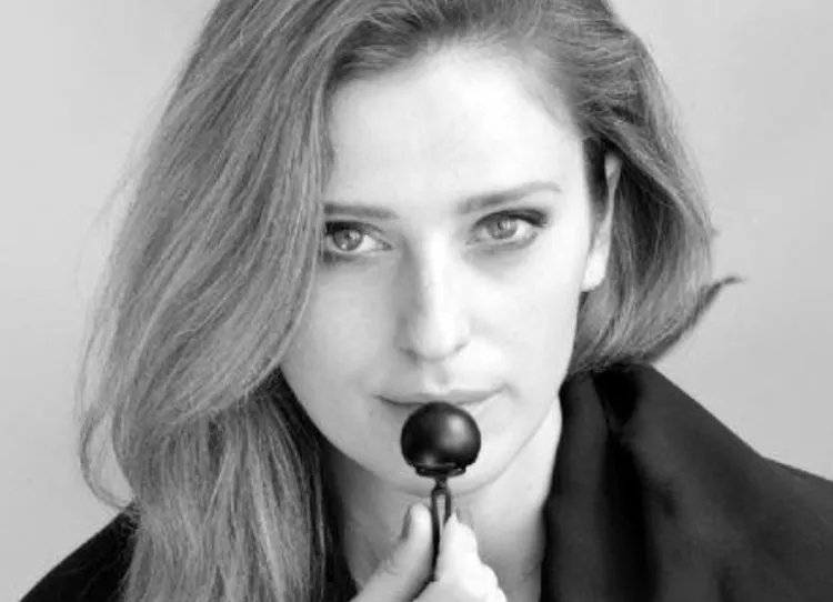 L’Original品牌創始人Olesia Jezova Guefif堅信香氛產品不應僅追求愉悅的香氣，時尚與安全也同樣重要。十本國際提供