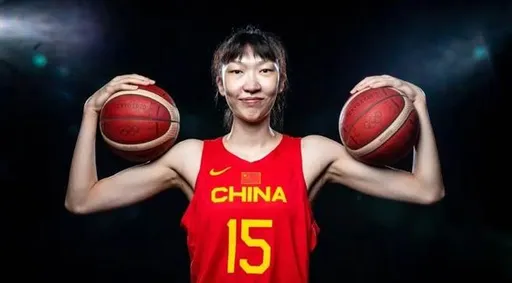 長太高錯了嗎?211公分女籃巨星無緣擔任杭州亞運掌旗官 網友炸鍋