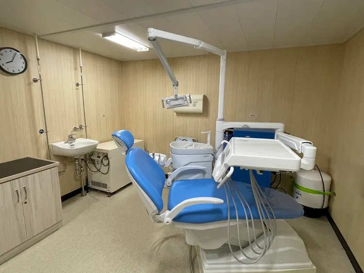 艦上診療室內。翻攝畫面