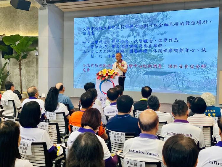 現場說明創辦宗旨。王志弘攝