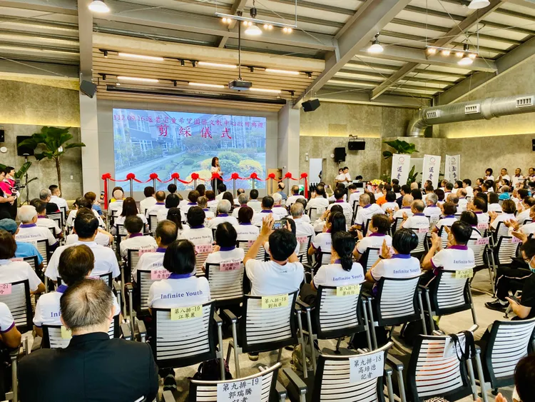 上千人前來見證。王志弘攝