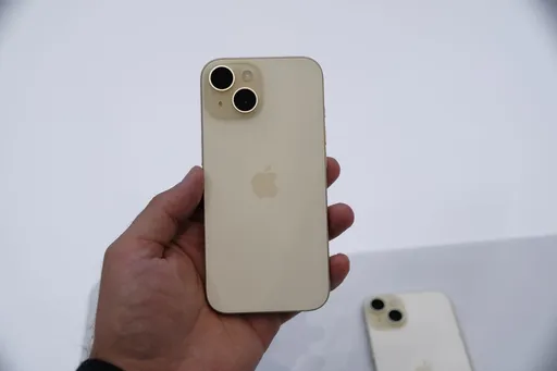 蘋果發表iPhone 15　外媒新機上手影片曝光！讚嘆顏色非常漂亮