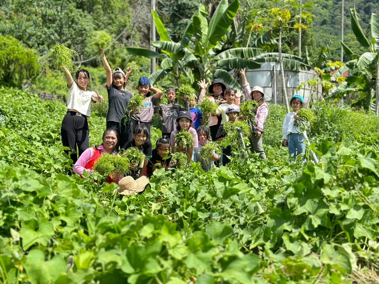 興中國小營造自然的族語場域讓孩子開口說 族語。教育局提供