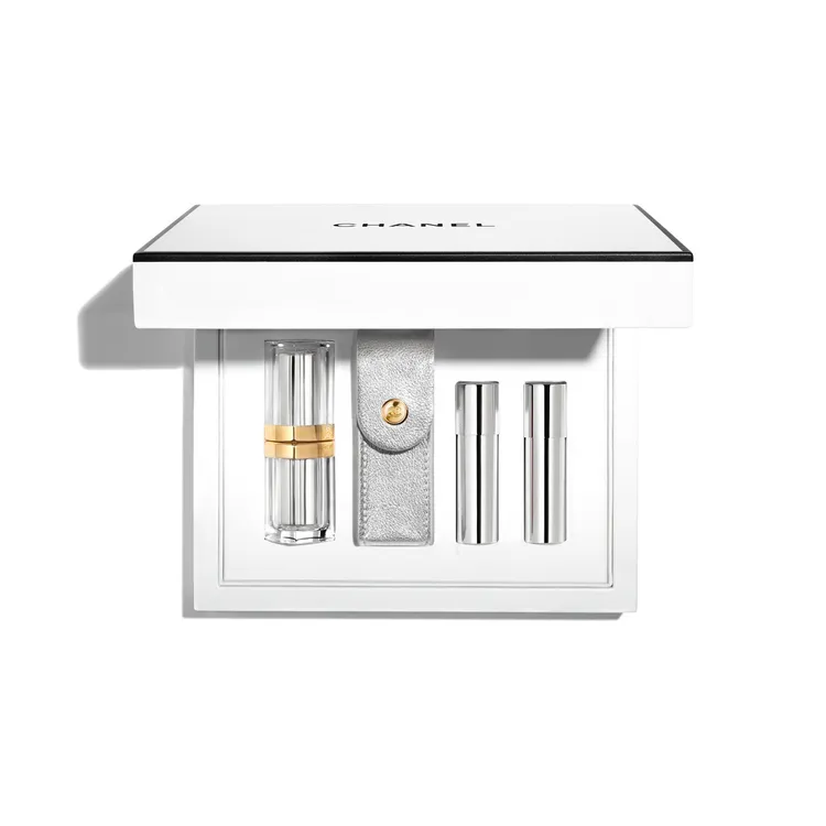 限量香奈兒康朋街31號唇膏珠寶盒（含銀色皮革珍藏套），1萬1310元。品牌提供