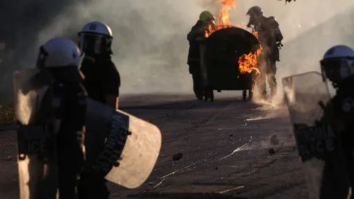 疑爭奪走私暴利！雅典近郊幫派槍戰釀6死　希臘近期最嚴重槍擊案