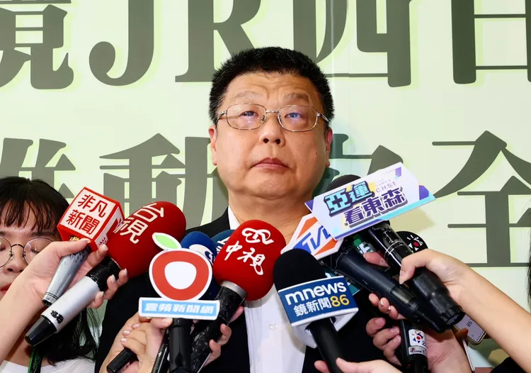 台鐵局長杜微表示，發現疑似頭蓋骨後已立即通知檢調，希望趕快彌補。彭欣偉攝