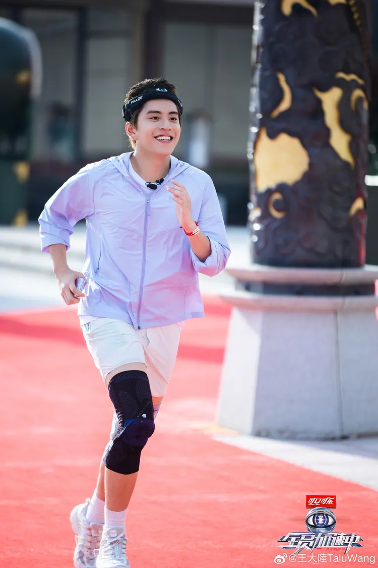 這是大家熟悉的王大陸。翻攝王大陸微博