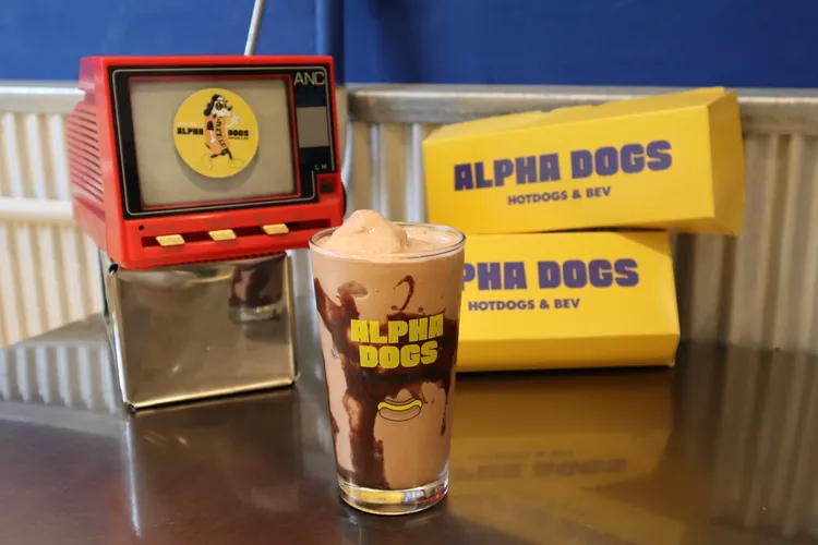 巧克力起士蛋糕奶昔售價150元。業者提供