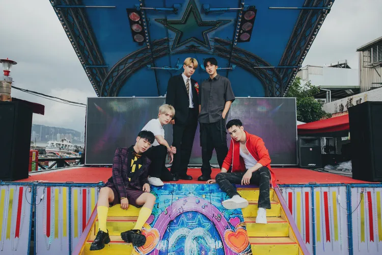 五堅情將在年底推出EP《ROYAL》。原音兄弟提供