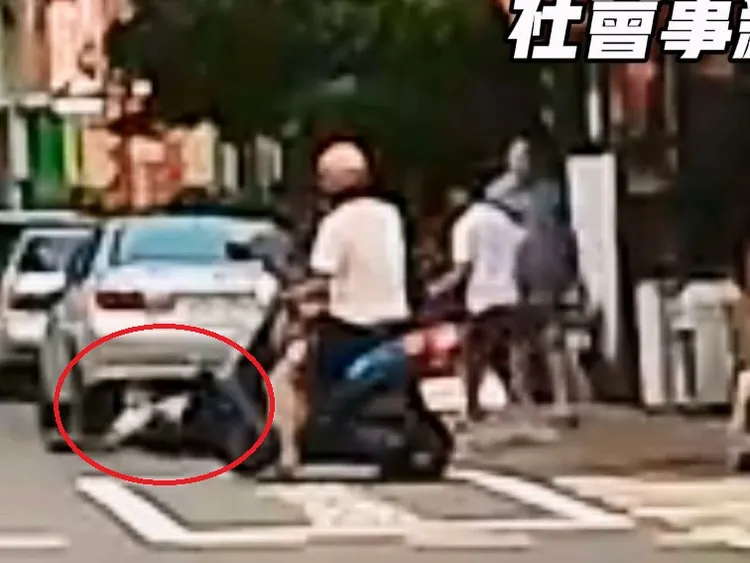 醉男被打倒在地。翻攝「社會事新聞影音」