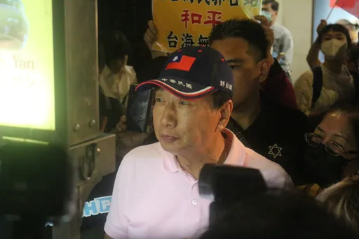 被傳總統連署「一張給300」 郭台銘怒嗆「絕對不做」:我有這麼差勁?