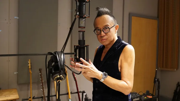 黃大煒錄製音樂。杰威爾提供