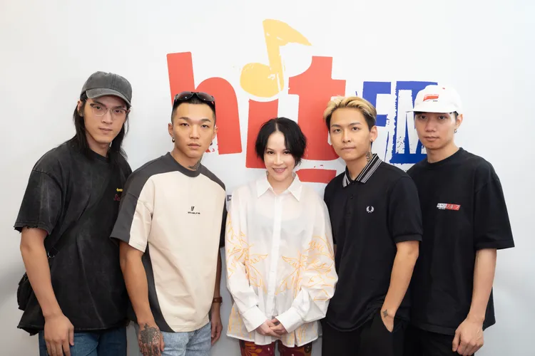 楊乃文跟新生代樂團「傻子與白痴」暢談心聲。Hit Fm聯播網提供