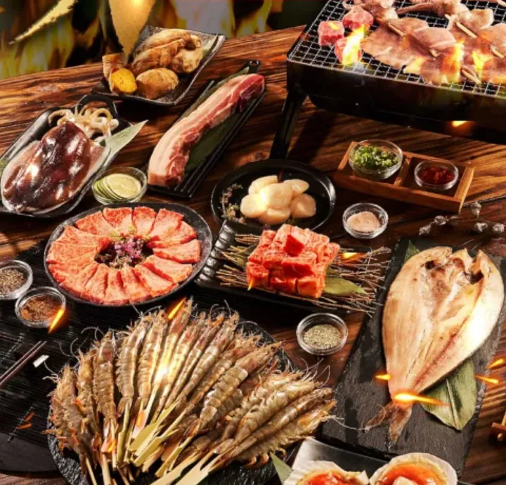 南洄生鮮海陸大滿貫烤肉九件組原價2800元，特價1929元。樂天市場提供